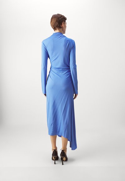 Victoria Beckham HIGH NECK DRAPED DRESS - Trikotāžas kleita - oxford blue