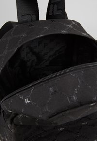 Fila MINI STRAP BACKPACK VARBERG - Sac à dos - black