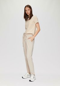 QS Spodnji deli trenirk - beige