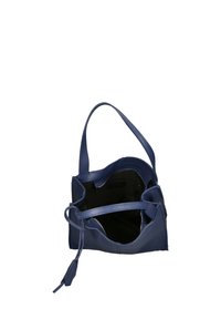 Borsa a spalla in pelle blu navy con finitura texturizzata, due manici e apertura superiore; presenta numerosi scomparti interni e una tasca con zip.