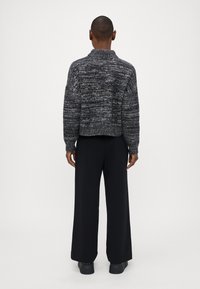 Vero Moda Petite VMDAIMA - Pulóver - black/birch/silver
