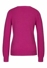 Fuchsiový svetr, kulatý výstřih, ribbované manžety a lem. Měkká pletená textura, přiléhavý střih, s dlouhými rukávy. Zobrazen zadní pohled.