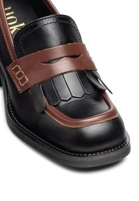 Yokono LANDAS - Zapatos sin cordones - black