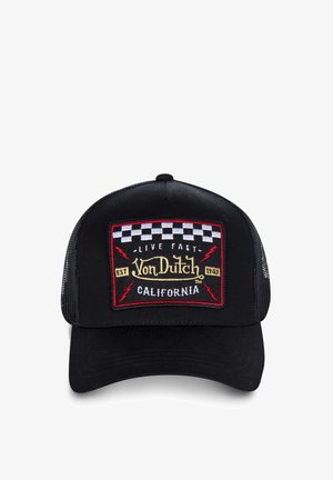 Casquette de camionneur noire avec un patch de drapeau à damier, des éclairs rouges et le texte brodé à l'avant "Live Fast Von Dutch Est 1947 California".