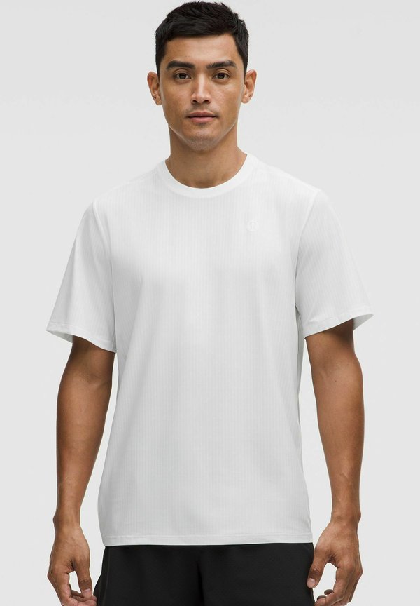 Striped Mesh Tennis Tee - Sport T-Shirt - STRIPED MESH TENNIS TEE