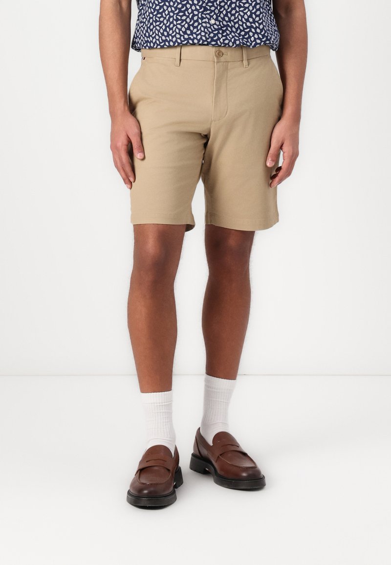 Tommy Hilfiger BROOKLYN - Short - camel