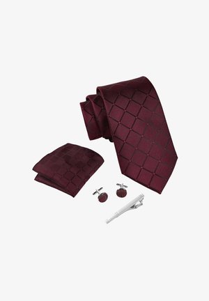 Bordeaux värvi lips, millel on rombikujuline mustriline muster, sobiv taskurätik, hõbedased mansetinööbid ja lipsuklamber. Materjal on sileda tekstuuri ja elegantse disainiga.