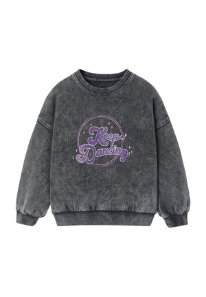 Dunkelgrauer Langarmpulli mit gerippten Bündchen und Saum, mit lila Glitzertext "Keep Dancing" in einem kreisförmigen Design auf der Vorderseite.