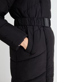 ONLY ONLJOANNE BELTED PUFFER COAT  - Zimski kaput - black