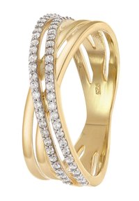 Goldplattierter Ring mit drei miteinander verwobenen Bändern, zwei davon mit kleinen klaren Edelsteinen. Glatte Oberfläche mit polierter Textur; elegantes Design.