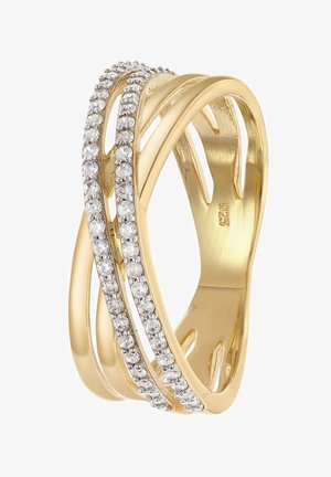 Goldplattierter Ring mit drei miteinander verwobenen Bändern, zwei davon mit kleinen klaren Edelsteinen. Glatte Oberfläche mit polierter Textur; elegantes Design.