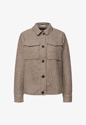 Brązowa kurtka o fakturze z kołnierzem, z dwoma przednimi kieszeniami i czarnymi guzikami. Materiał wydaje się ciepły i lekko puszysty.