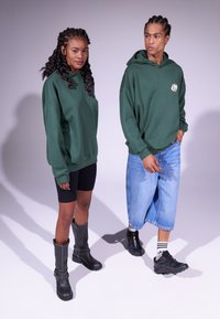 YOURTURN UNISEX - Jersey con capucha - dark green