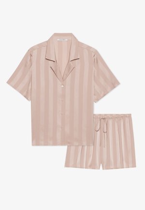 Set de pijamale cu mâneci scurte și guler, de culoare roz pal cu dungi verticale. Material fin cu închidere cu nasturi în partea de sus și talie elastică la pantaloni scurți.