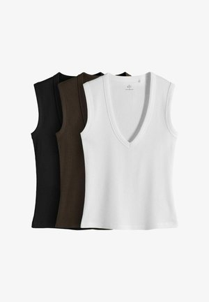 Kolm musta, tumepruuni ja valge värvi v-kaelusega varrukateta soonikkoes toppi, asetatud valgele taustale kõrvuti.