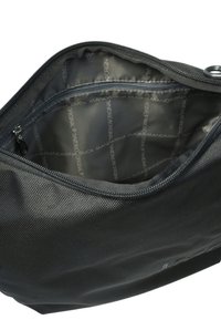 Borsa in tessuto nero con chiusura a zip. L'interno presenta una fodera liscia con un motivo a logo ripetuto. Texture morbida con una forma leggermente strutturata.