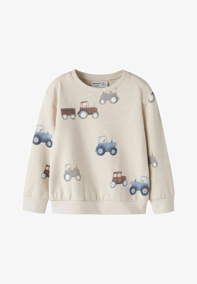 Beige børnesweatshirt med blå, brune og grå traktorillustrationer spredt over foran og ærmer.