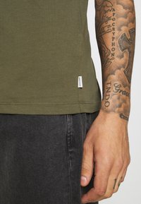 Jack & Jones 5 PACK - T-shirt básica - black