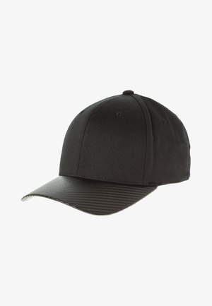 Zwarte pet met een stoffen bovenkant en een textuurvizar in stijl van koolstofvezel. Gestructureerde vorm met ventilatiegaten. Verstelbaar voor een goede pasvorm.