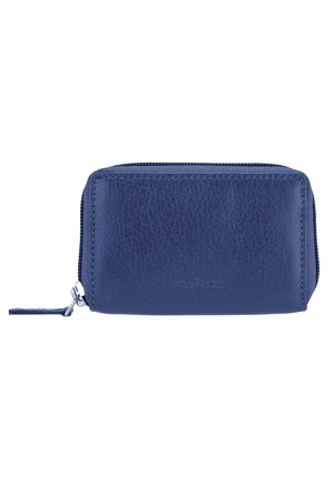 Portafoglio in pelle blu navy con finitura testurizzata, chiusura con zip e un piccolo tirante. Presenta un logo impresso sul fronte.