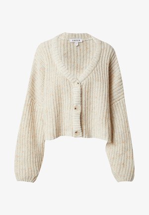 Cardigan corto color crema con textura de punto grueso, escote en V profundo y cuatro grandes botones en la parte delantera. Tela suave y cálida.