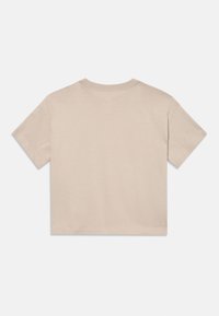 Beżowa, krótkosleeve, t-shirt typu crop z okrągłym dekoltem, leżąca płasko, pokazująca tył na białym tle.