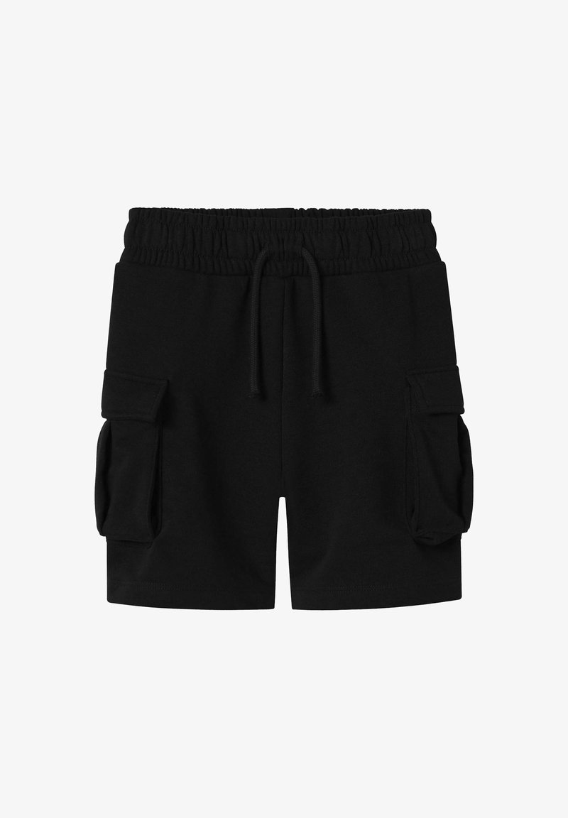 Pantalones cortos cargo negros de tela suave, con una cintura elástica ajustable mediante un cordón, y dos bolsillos laterales con solapas.