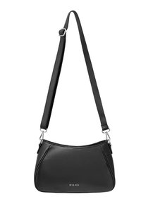 Borsa a spalla in pelle nera con una finitura testurizzata, forma curva, tracolla regolabile e hardware argentato. Presenta un logo sul davanti.