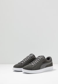 Puma SMASH V2 - Sapatilhas - castlerock/black/white