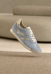 Δεν επιλέχθηκε, sky