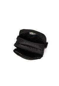 Borsa nera in nylon con molteplici compartimenti con zip, caratterizzata da una texture liscia e un sottile motivo a logo all'interno. Design compatto.