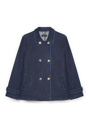Mørkeblå denim dobbeltradet jakke med seks knapper, to forlommer, manchetstropper og en lille guldhjerte-pin på venstre side.