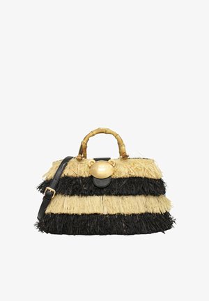 Borsa con manico in bambù, design a frange stratificate nere e beige, tracolla nera e chiusura ovale dorata con piccoli dettagli rotondi.