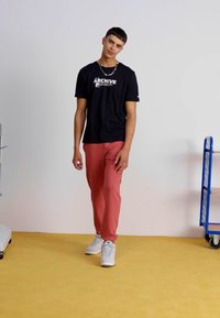 Fila BURBACH TEE - Print T-shirt - black