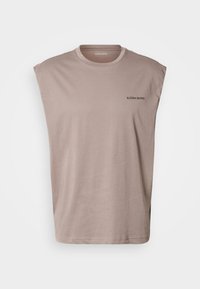 Nem kiválasztott, brown