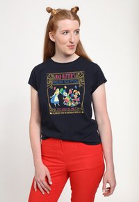 Disney ALICE IN WONDERLAND DIS MAD HATTER TEA - DSAX03JMSC - Triko s potiskem - navy blue