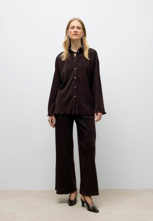 AWUTA - Bluza s gumbima - chocolate plum