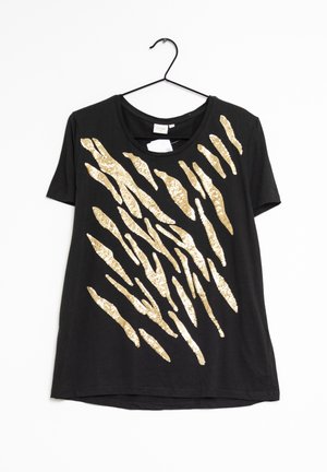 Czarna koszulka z krótkim rękawem, na przodzie z motywem złotej, teksturowanej fali. Lekki materiał z okrągłym dekoltem.
