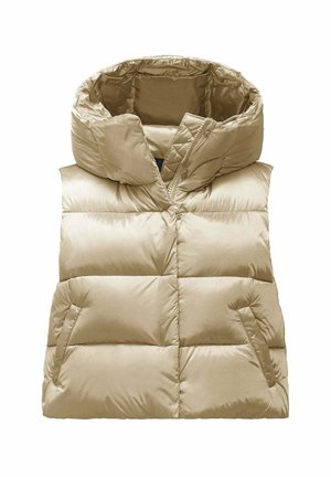 Beige gewatteerde puffer vest met een hoge kraag, twee zijzakken en een gladde, glanzende textuur. Rits en drukknoopsluiting.