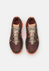 Nike Performance REACT TERRA KIGER 9 - Scarpe da trail running - velvet brown/hyper crimson/khaki/light wild mango/light silver