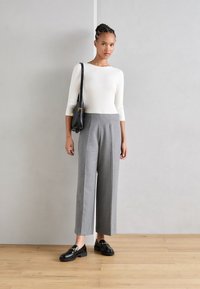 Marc O'Polo 3/4 SLEEVE FINE BINDING AT NECK - Långärmad tröja - salty white