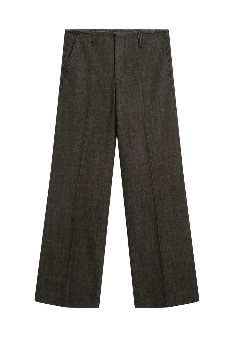 Wijd uitlopende broek van donkergrijs denim, voorzien van twee steekzakken aan de voorkant, een strakke tailleband en een gladde textuur met subtiele stikseldetails.