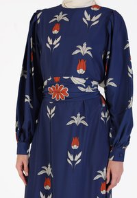 Modanisa Freizeitkleid - navy blue