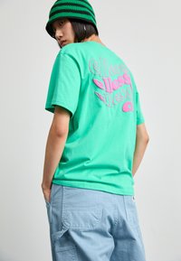 Ellesse CAMPOFELICE - Marškinėliai su spaudiniu - green