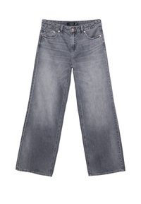 - Wide leg