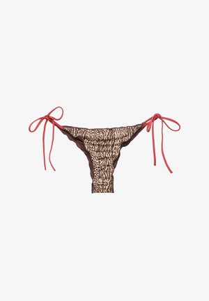 Bruine bikini-botten met een luipaardprint, voorzien van rode striksluitingen aan de zijkanten en een gestructureerde stof.