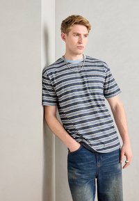 Scotch & Soda DYE STRIPE - Triko s potiskem - blue
