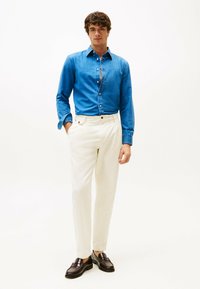 Thumbnail Image 2