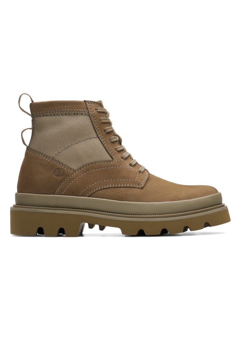 Clarks Barnes Mid, Bota Moderna Hombre
