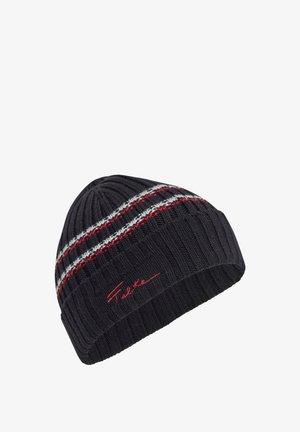 Bonnet en tricot gris foncé avec des rayures rouges et grises, texture côtelée et logo de marque brodé en rouge à l'avant.